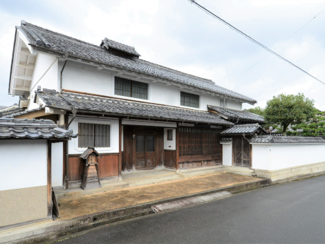 「旧尾藤家住宅」が国指定重要文化財になります。